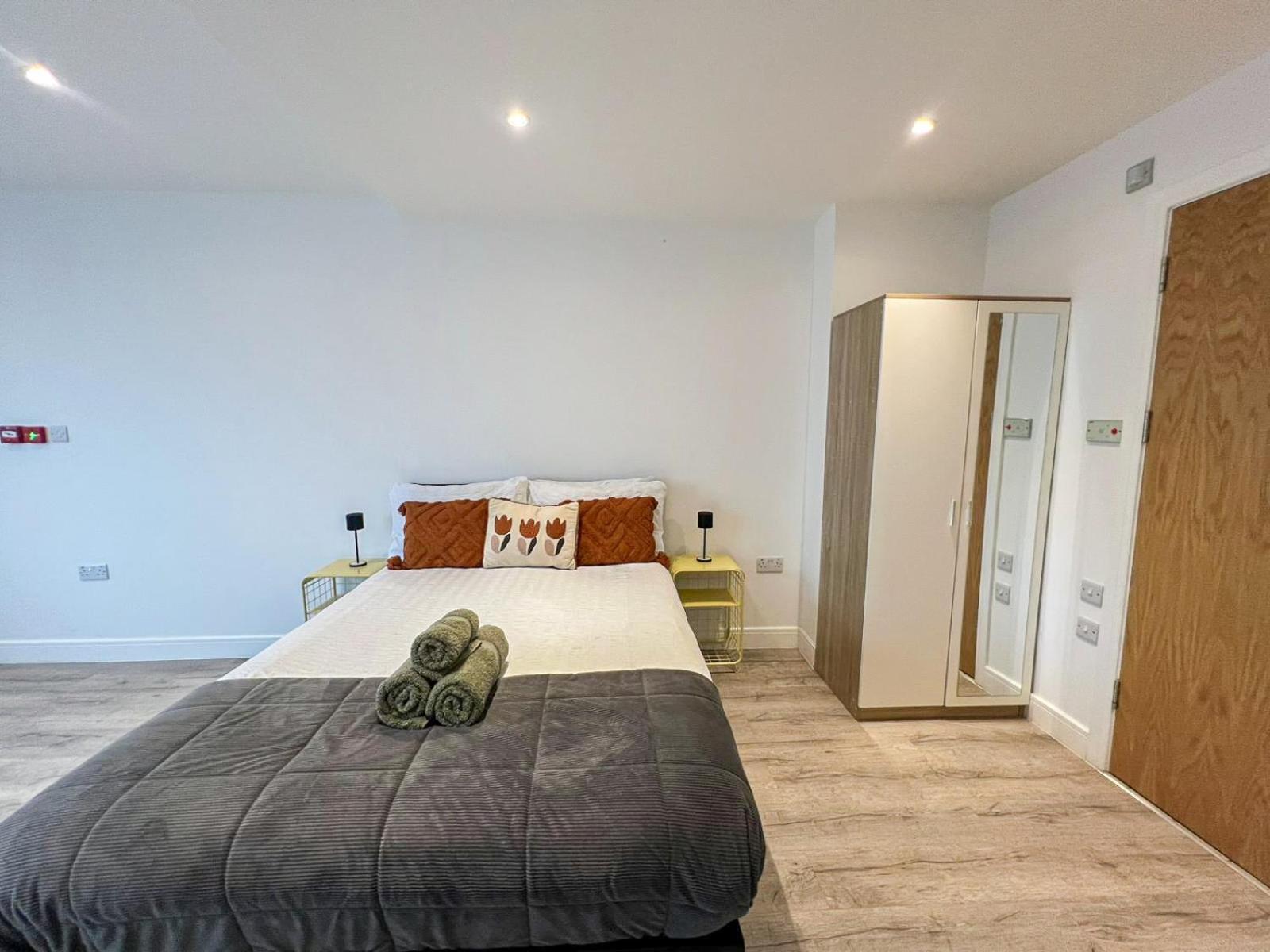 Sleek Flat Near Highbury & Islington Station Apartment *