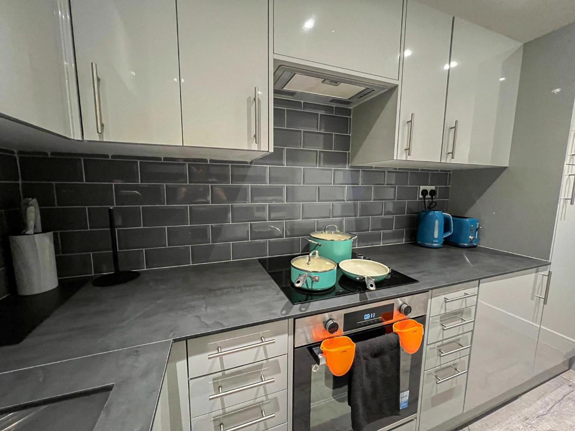 Sleek Flat Near Highbury & Islington Station Apartment London