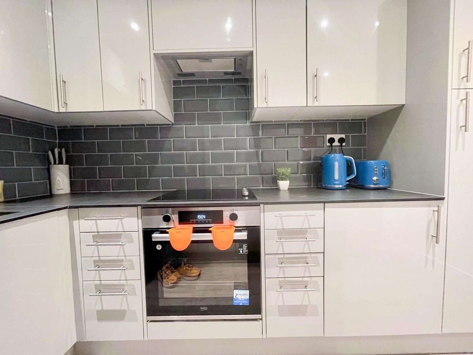 Sleek Flat Near Highbury & Islington Station * London