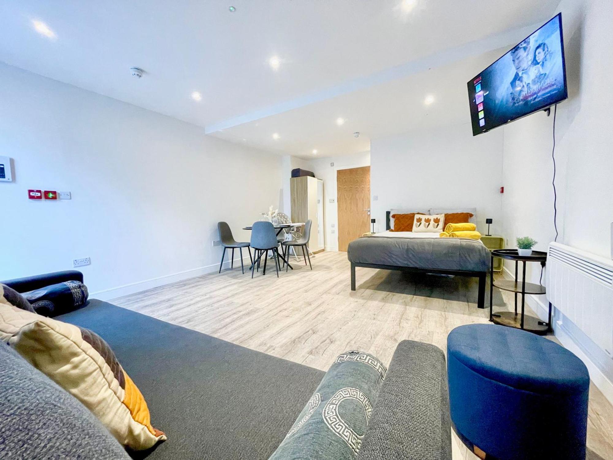 Sleek Flat Near Highbury & Islington Station Apartment