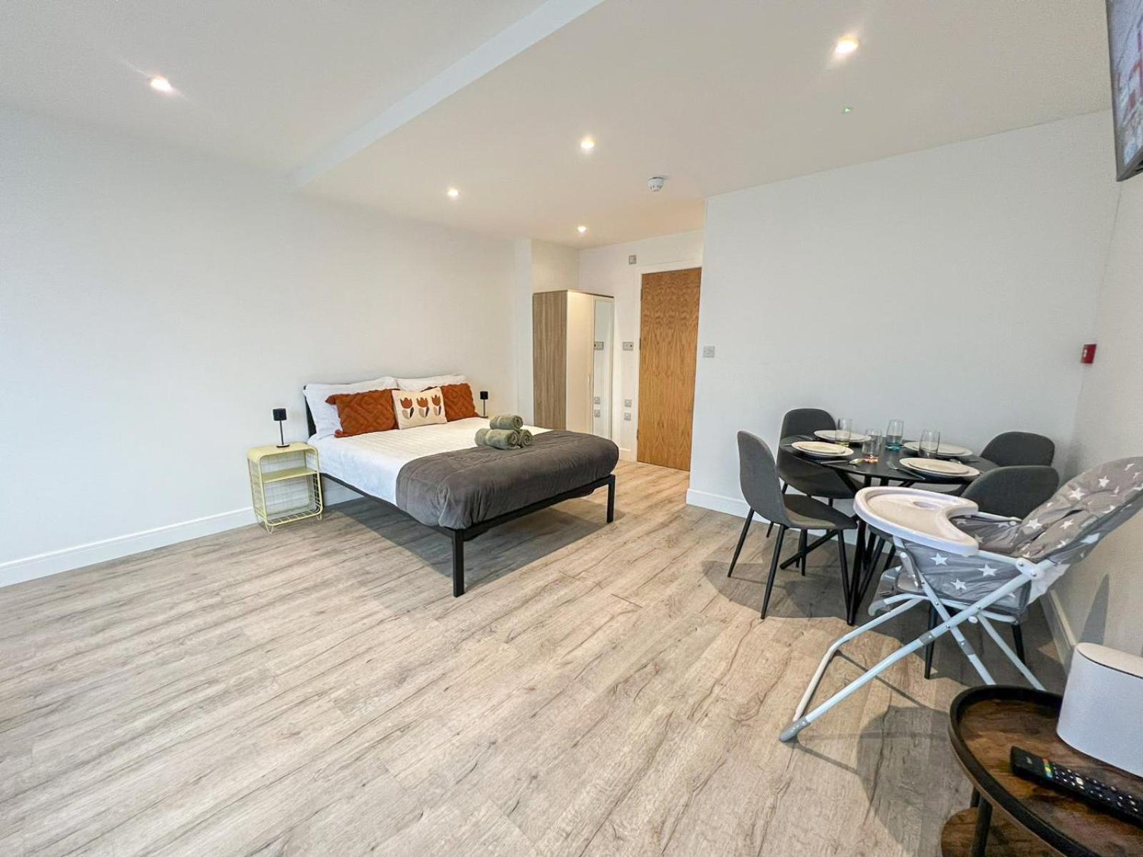 Sleek Flat Near Highbury & Islington Station Apartment *