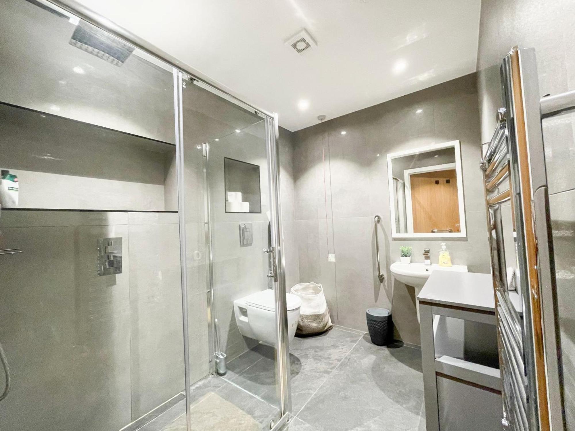 Sleek Flat Near Highbury & Islington Station * London