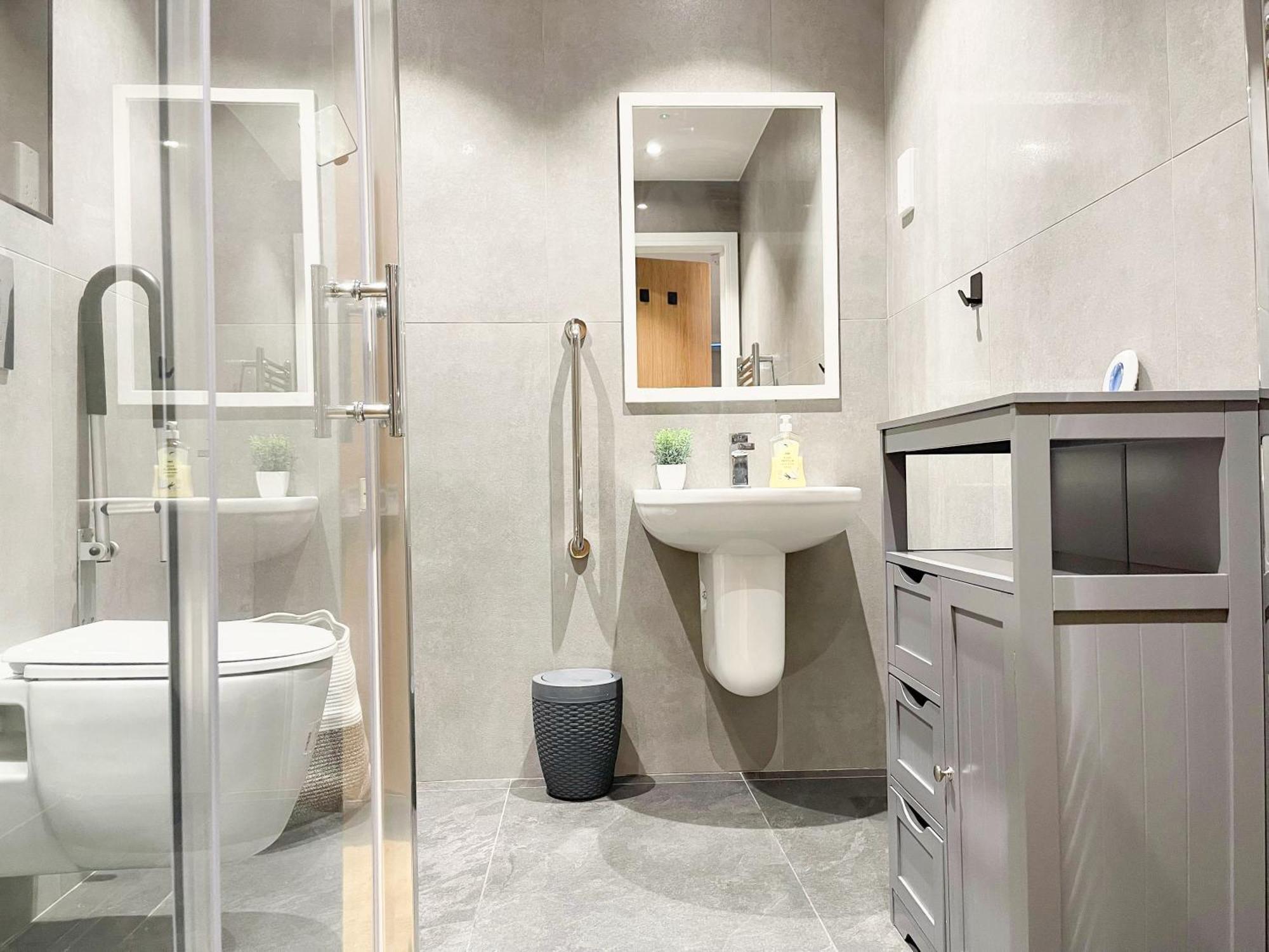 Sleek Flat Near Highbury & Islington Station *